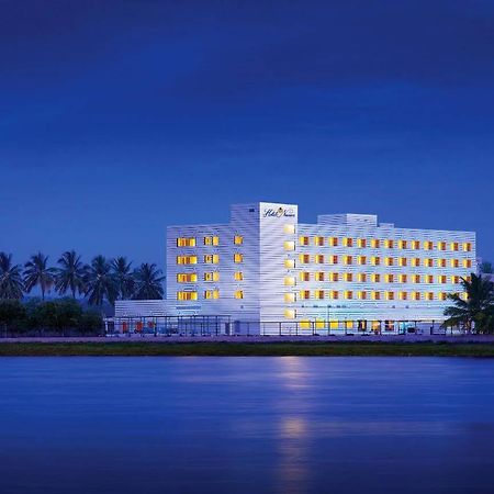 Hotel Naveen Lakeside Hubli Exteriér fotografie