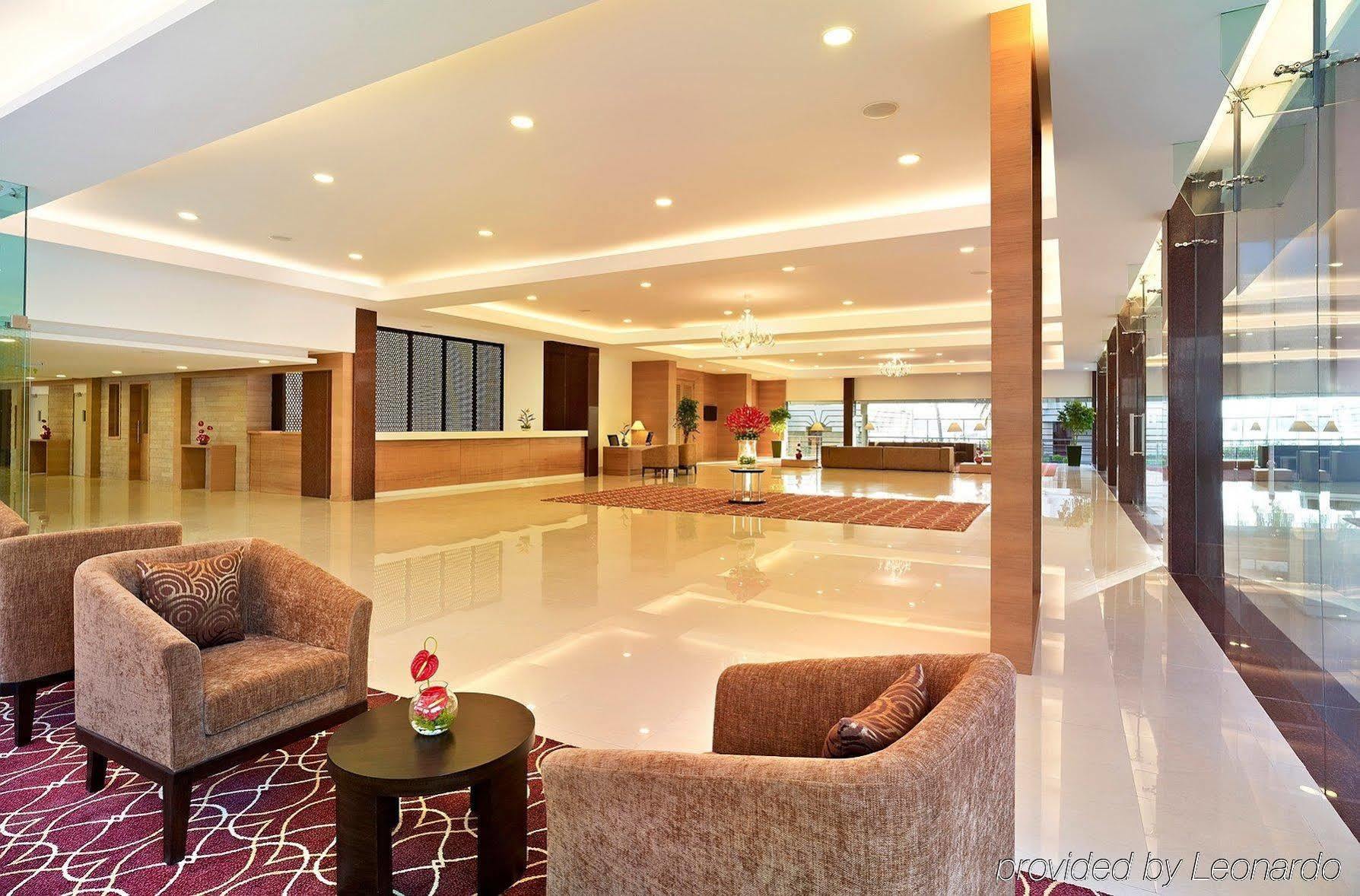 Hotel Naveen Lakeside Hubli Exteriér fotografie