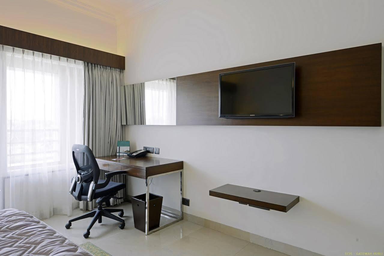 Hotel Naveen Lakeside Hubli Exteriér fotografie